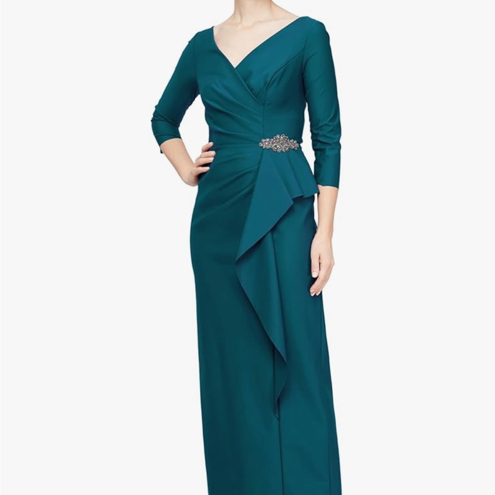 Elegant Teal Evening Gown